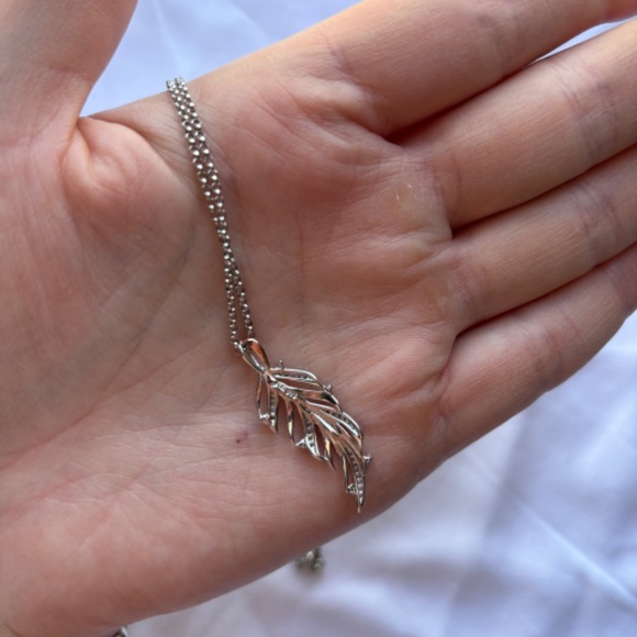 Unknown brand sterling silver leaf necklace - Picture 4 of 6